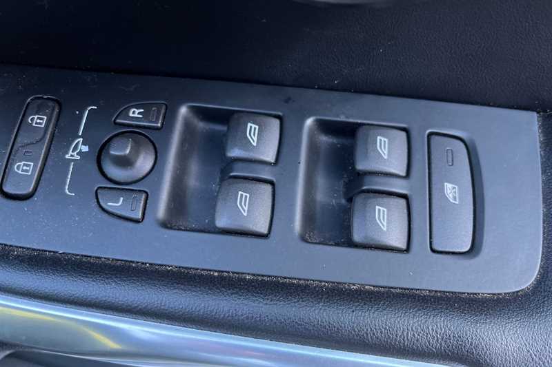 Used Volvo V40 2016 for sale - 76648382: Photo 16