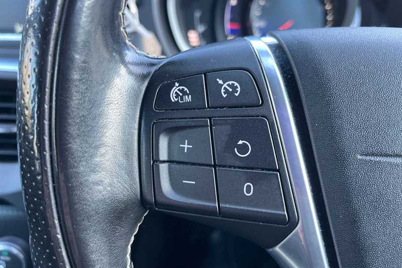 Used Volvo V40 2016 for sale - 76648382: Photo 21