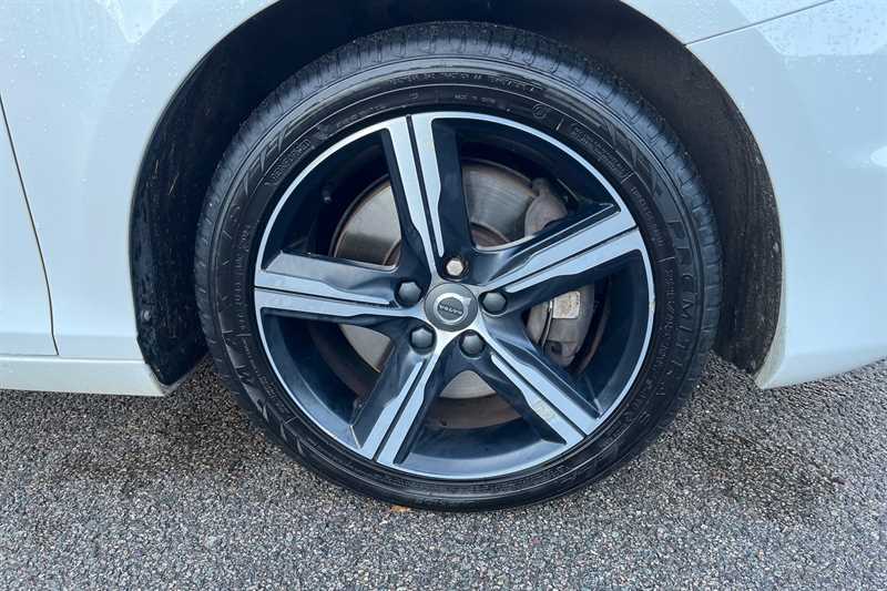 Used Volvo V40 2016 for sale - 76648382: Photo 25