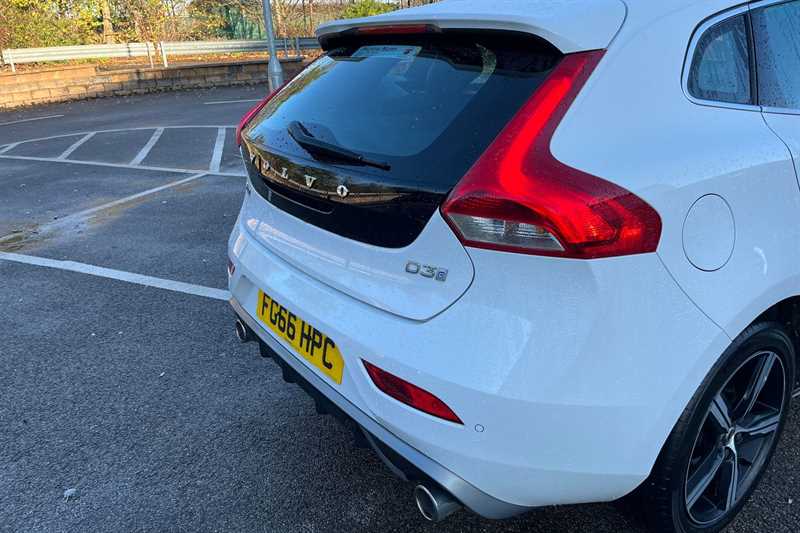 Used Volvo V40 2016 for sale - 76648382: Photo 29