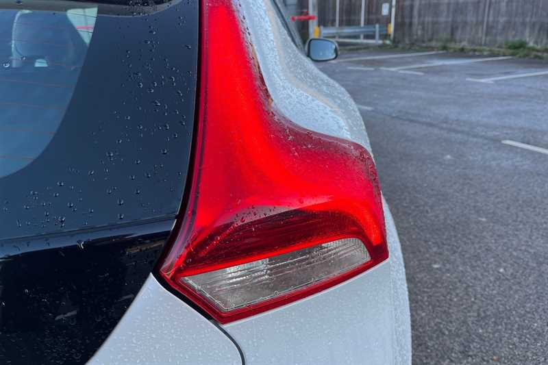 Used Volvo V40 2016 for sale - 76648382: Photo 33
