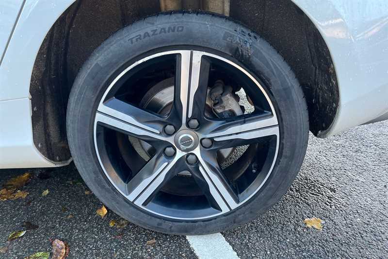 Used Volvo V40 2016 for sale - 76648382: Photo 39