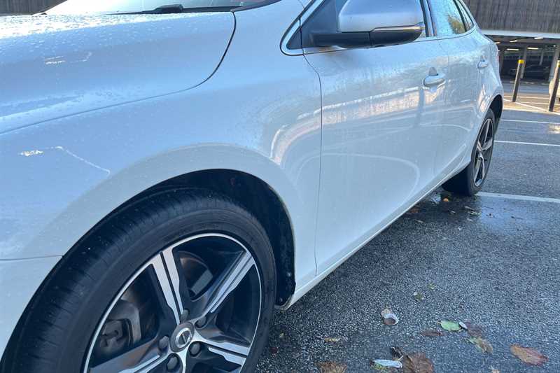 Used Volvo V40 2016 for sale - 76648382: Photo 40