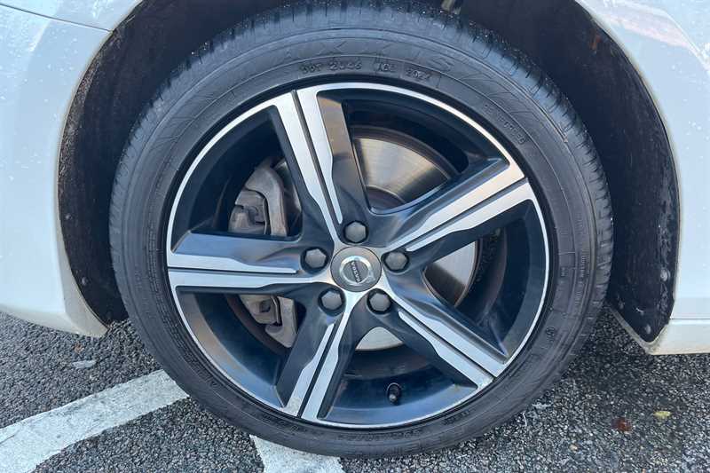 Used Volvo V40 2016 for sale - 76648382: Photo 41