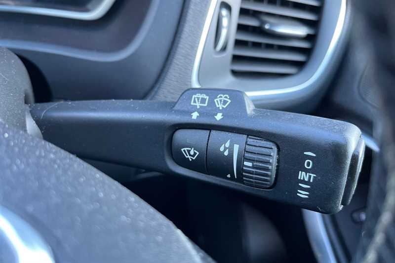 Used Volvo V40 2016 for sale - 76648382: Photo 49