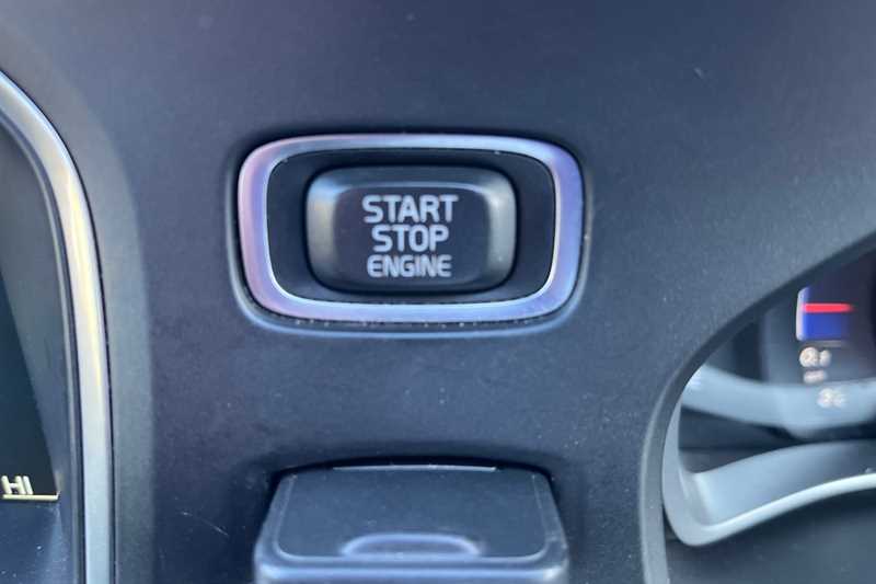 Used Volvo V40 2016 for sale - 76648382: Photo 51