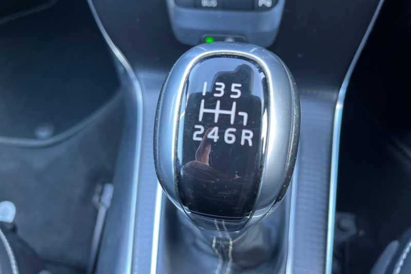 Used Volvo V40 2016 for sale - 76648382: Photo 54