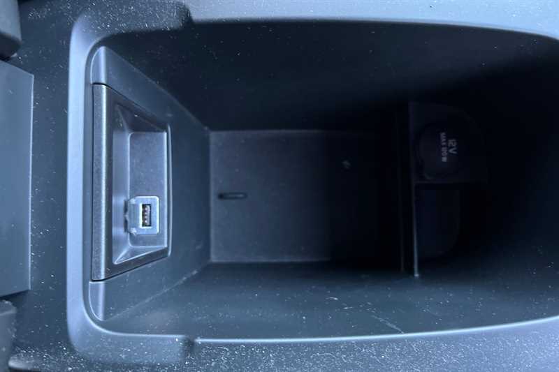 Used Volvo V40 2016 for sale - 76648382: Photo 60