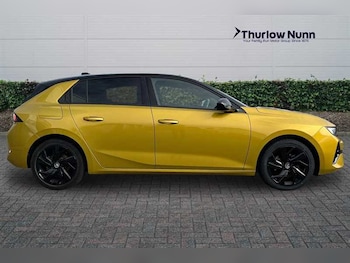 Used Vauxhall Astra 2023 for sale - 76204125: Photo 2