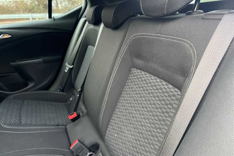 Used Vauxhall Astra 2017 for sale - 77389159: Photo 23