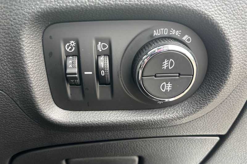 Used Vauxhall Astra 2017 for sale - 77389159: Photo 48