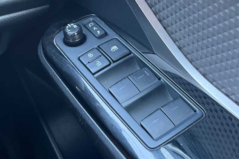 Used Toyota C-HR 2021 for sale - 76169137: Photo 16