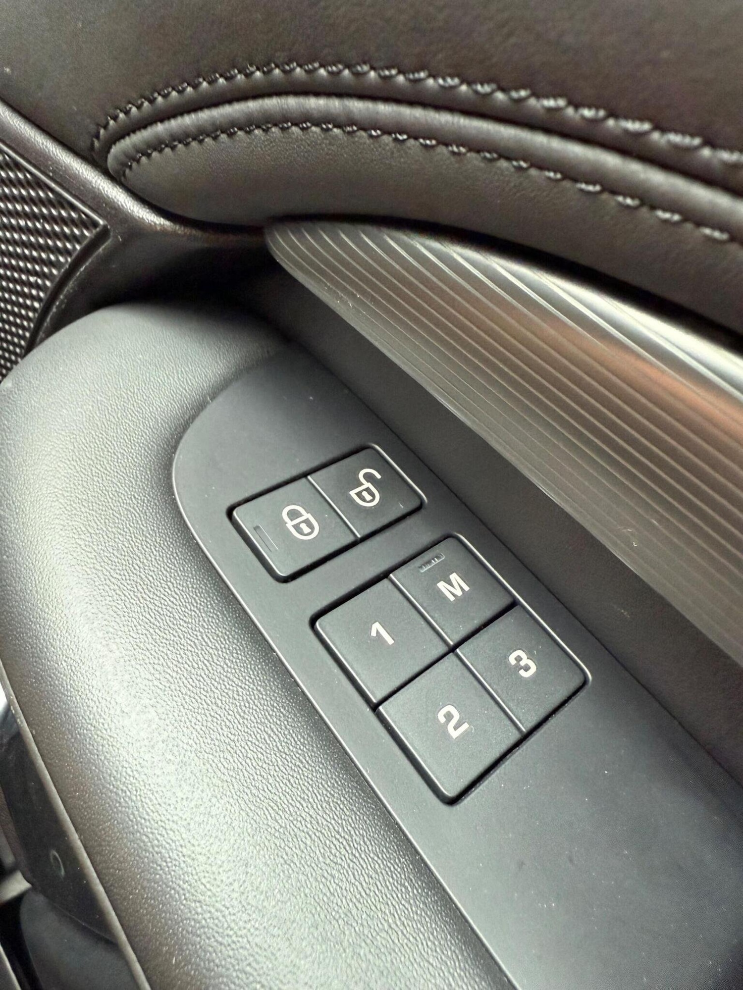 Used Land Rover Discovery 2018 for sale - 76712378: Photo 24