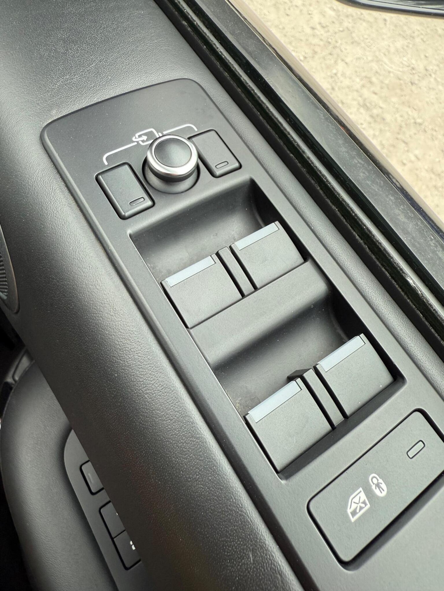 Used Land Rover Discovery 2018 for sale - 76712378: Photo 25