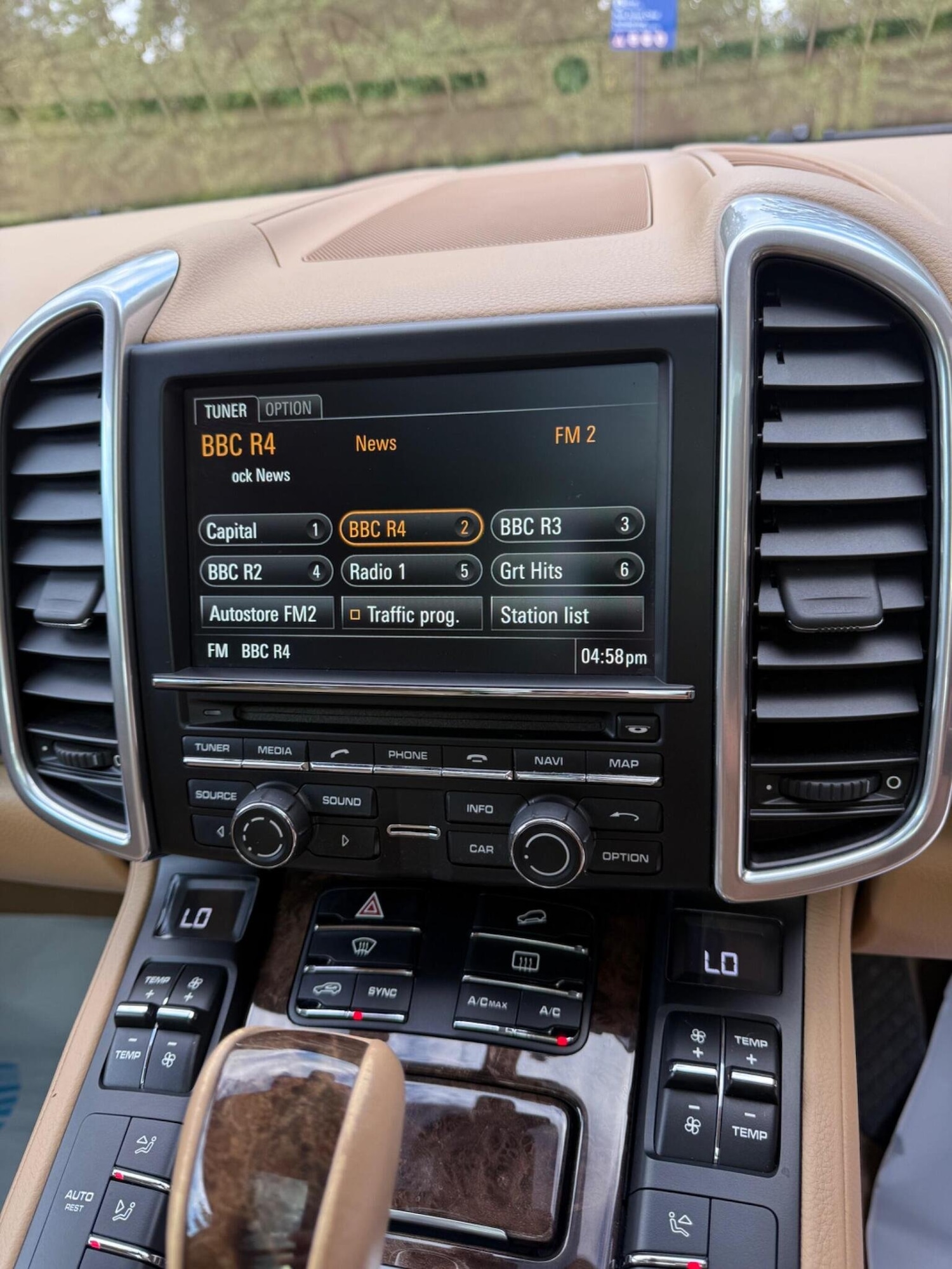 Used Porsche Cayenne 2016 for sale - 76712766: Photo 21