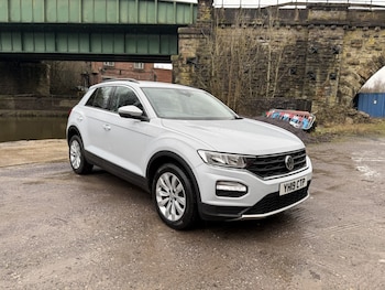 Used Volkswagen T-Roc 2019 for sale - 77296808: Photo