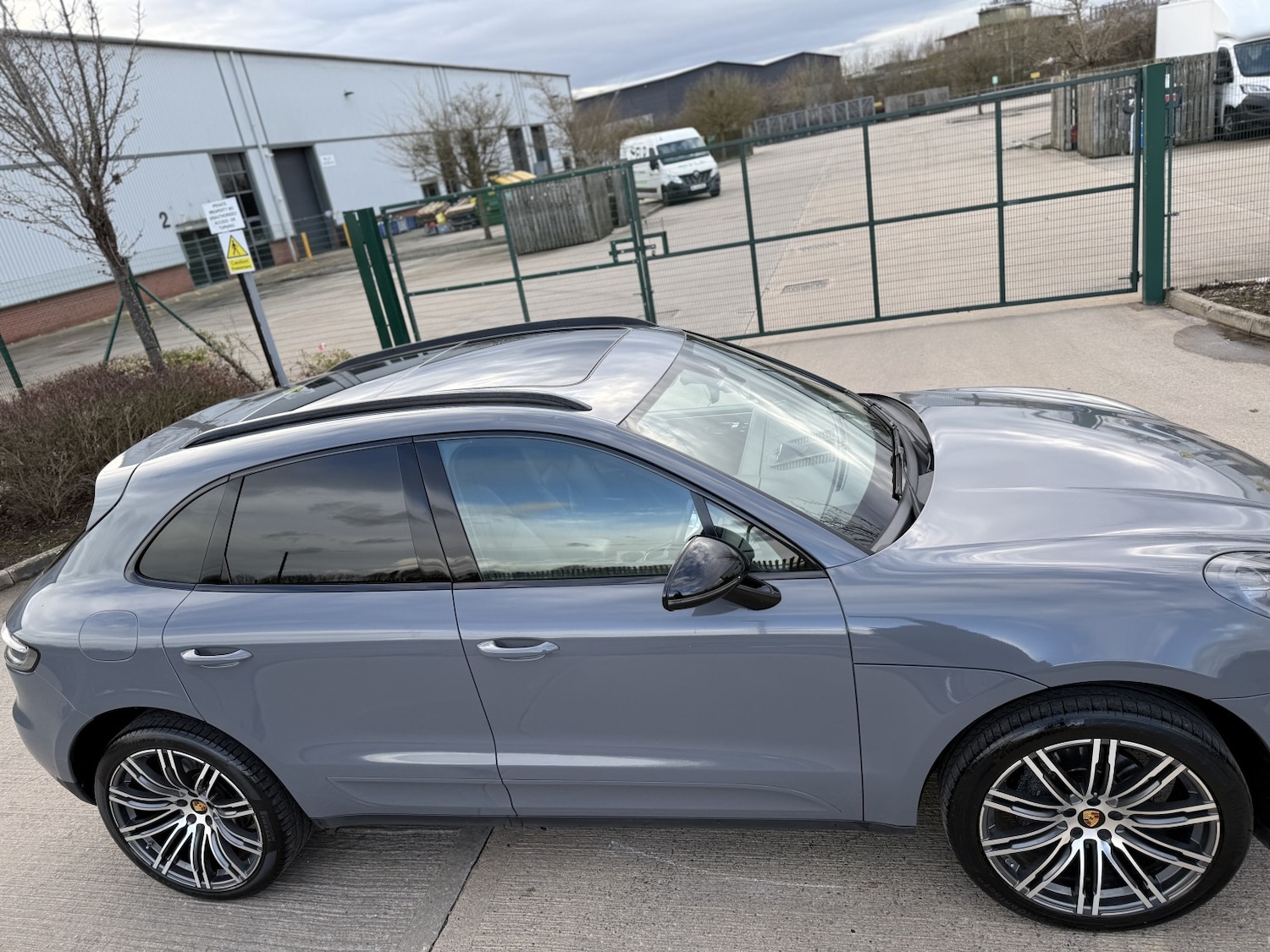 Used Porsche Macan 2021 for sale - 77478131: Photo 16