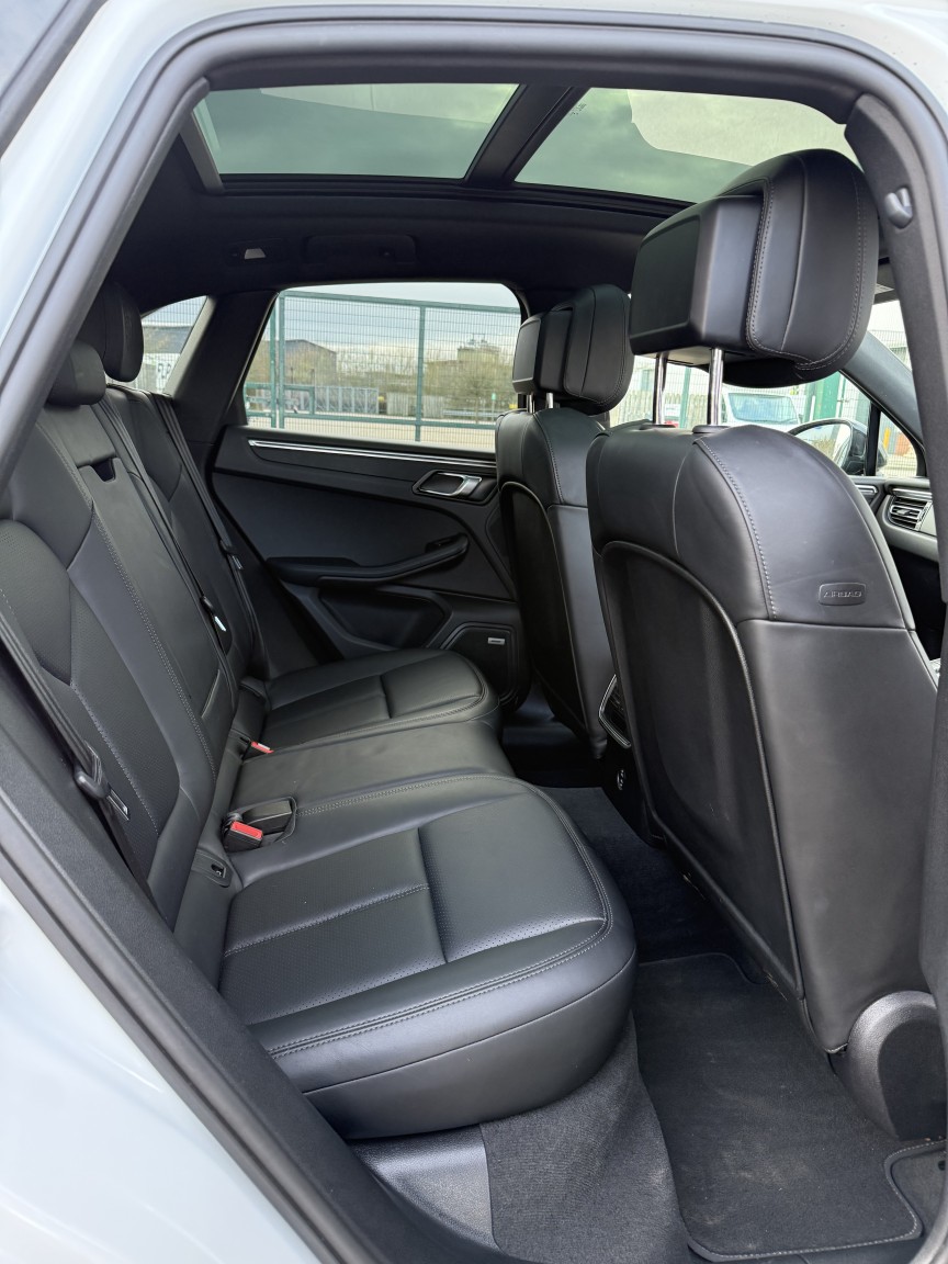 Used Porsche Macan 2021 for sale - 77478131: Photo 22