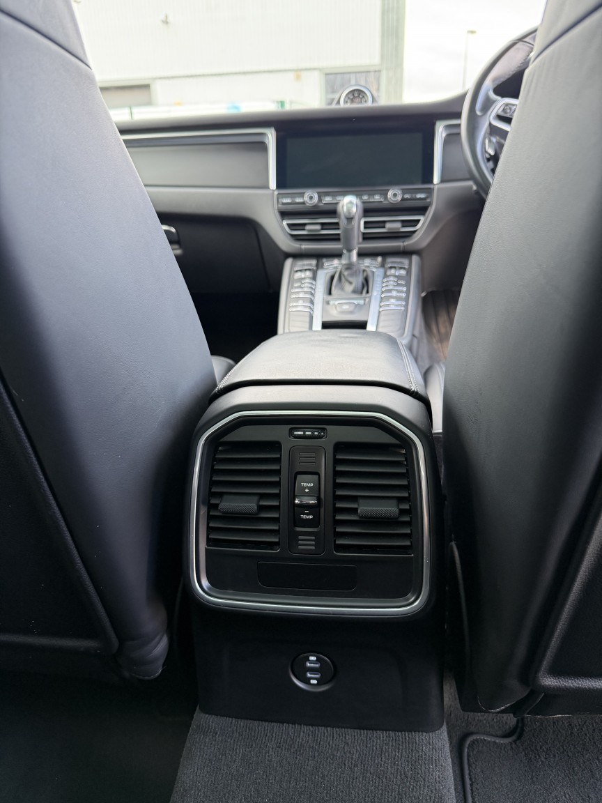 Used Porsche Macan 2021 for sale - 77478131: Photo 23