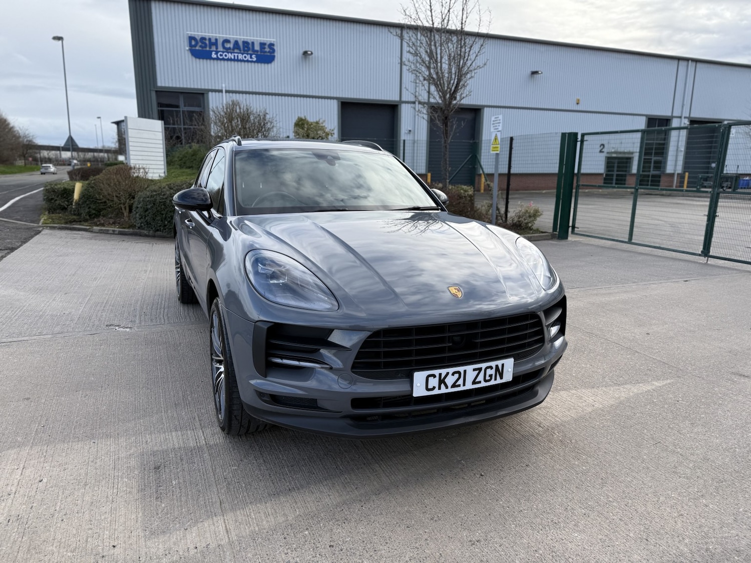 Used Porsche Macan 2021 for sale - 77478131: Photo 3