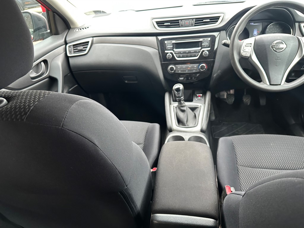 Used Nissan Qashqai 2016 for sale - 77732732: Photo 2