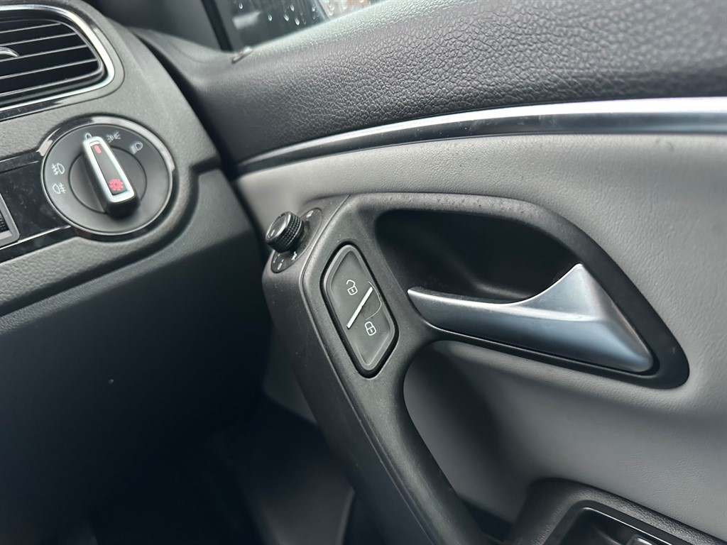 Used Volkswagen Polo 2015 for sale - 77732730: Photo 16