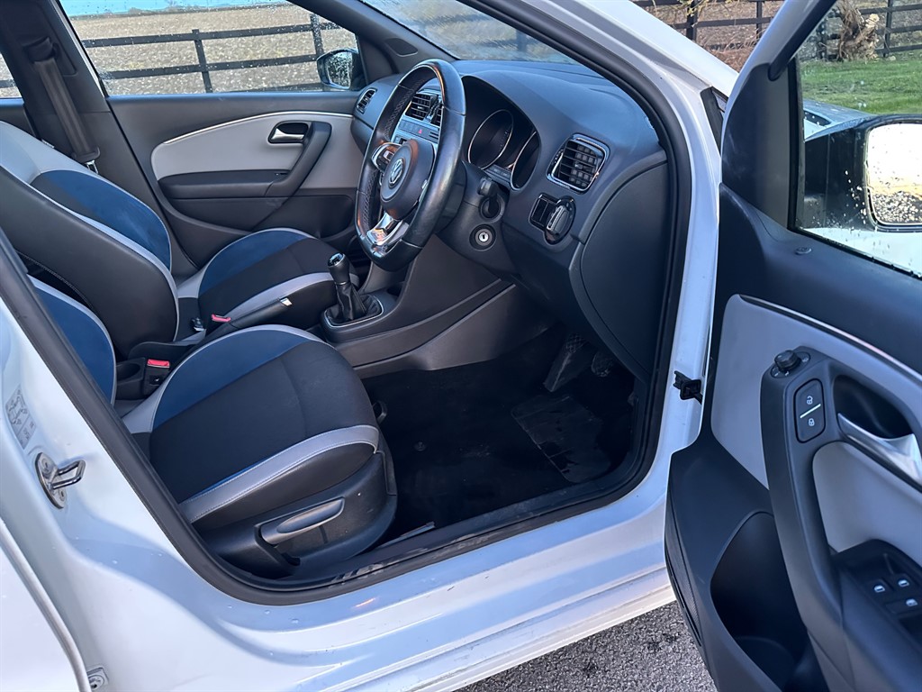 Used Volkswagen Polo 2014 for sale - 77942492: Photo 2