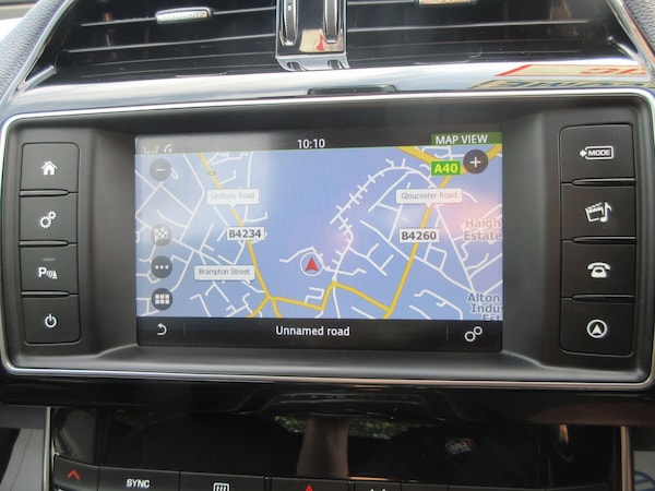 Used Jaguar XE 2017 for sale - 75558912: Photo 15