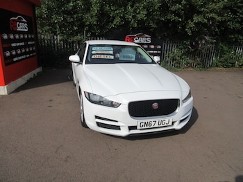 Used Jaguar XE 2017 for sale - 75558912: Photo