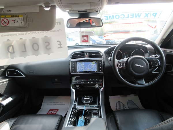 Used Jaguar XE 2017 for sale - 75558912: Photo 21