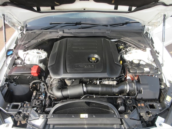 Used Jaguar XE 2017 for sale - 75558912: Photo 25