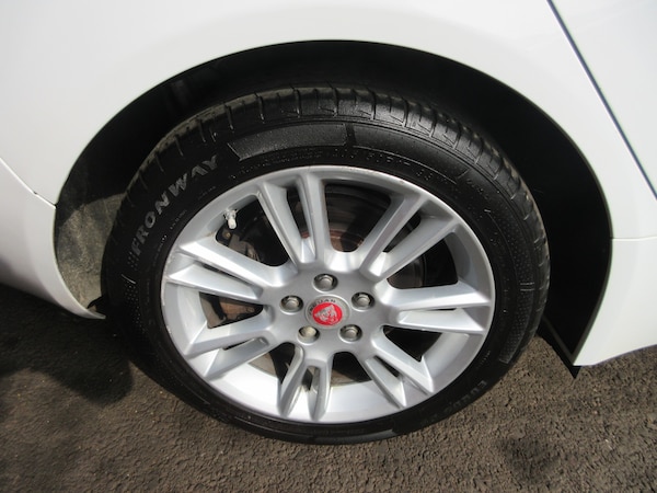 Used Jaguar XE 2017 for sale - 75558912: Photo 28