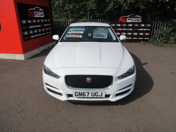 Used Jaguar XE 2017 for sale - 75558912: Photo 2