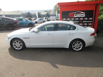 Used Jaguar XE 2017 for sale - 75558912: Photo