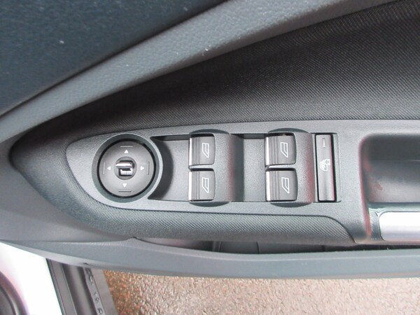 Used Ford C-Max 2012 for sale - 76130533: Photo 9