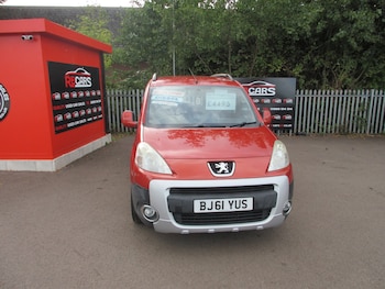 Used Peugeot Partner Tepee 2011 for sale - 75873374: Photo