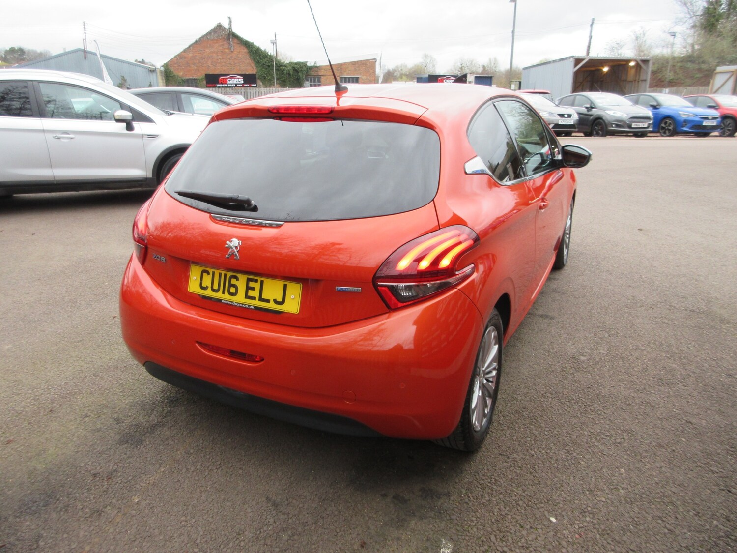 Used Peugeot 208 2016 for sale - 77902813: Photo 6