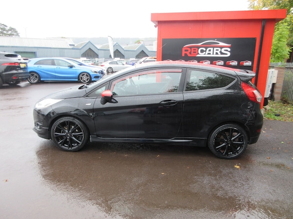 Used Ford Fiesta 2017 for sale - 76036335: Photo 4