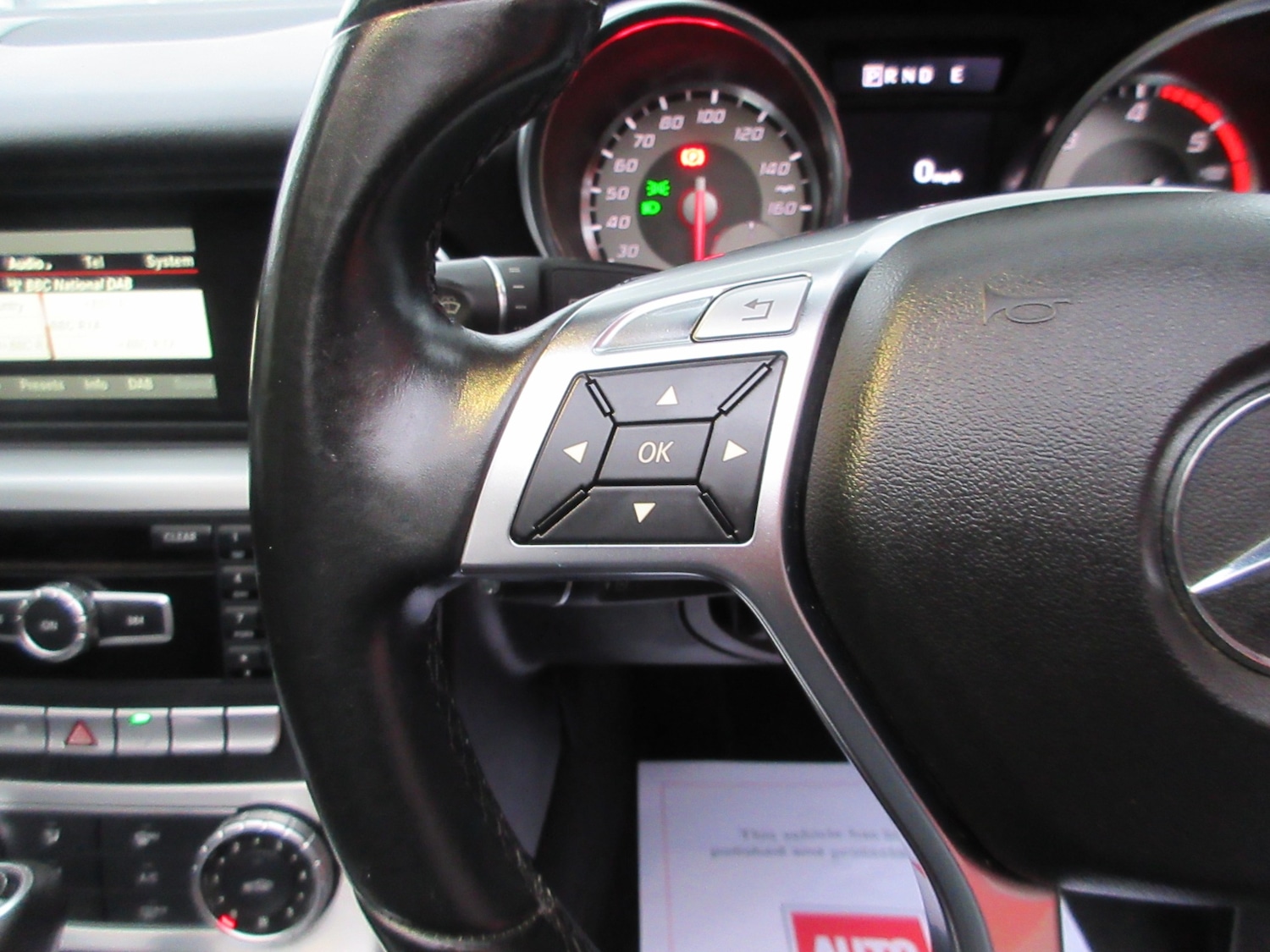 Used Mercedes-Benz SLK 2015 for sale - 76507339: Photo 22