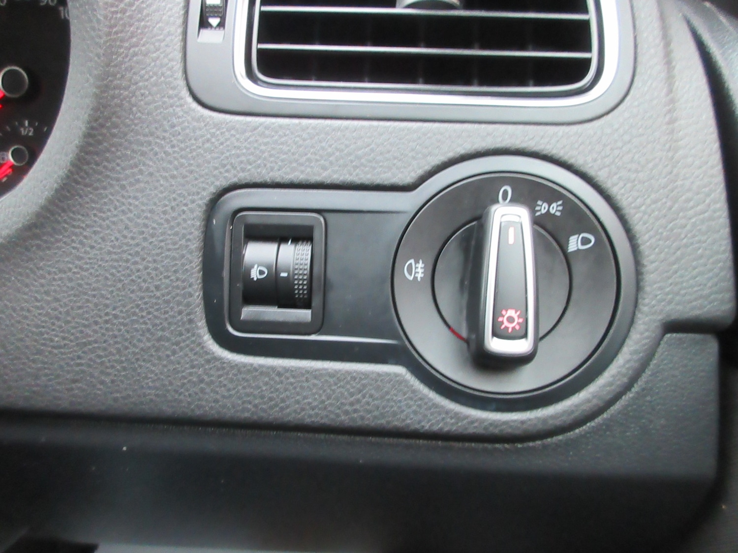 Used Volkswagen Polo 2014 for sale - 76893350: Photo 22