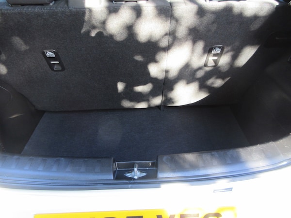 Used Suzuki Swift 2015 for sale - 76129350: Photo 17
