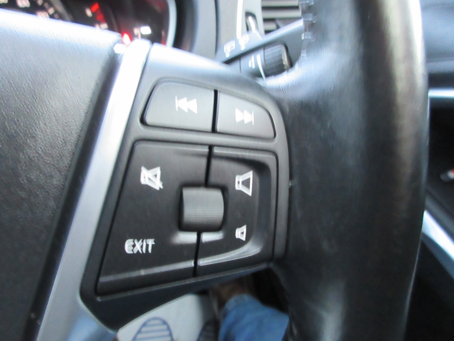 Used Volvo V40 2015 for sale - 76932224: Photo 17