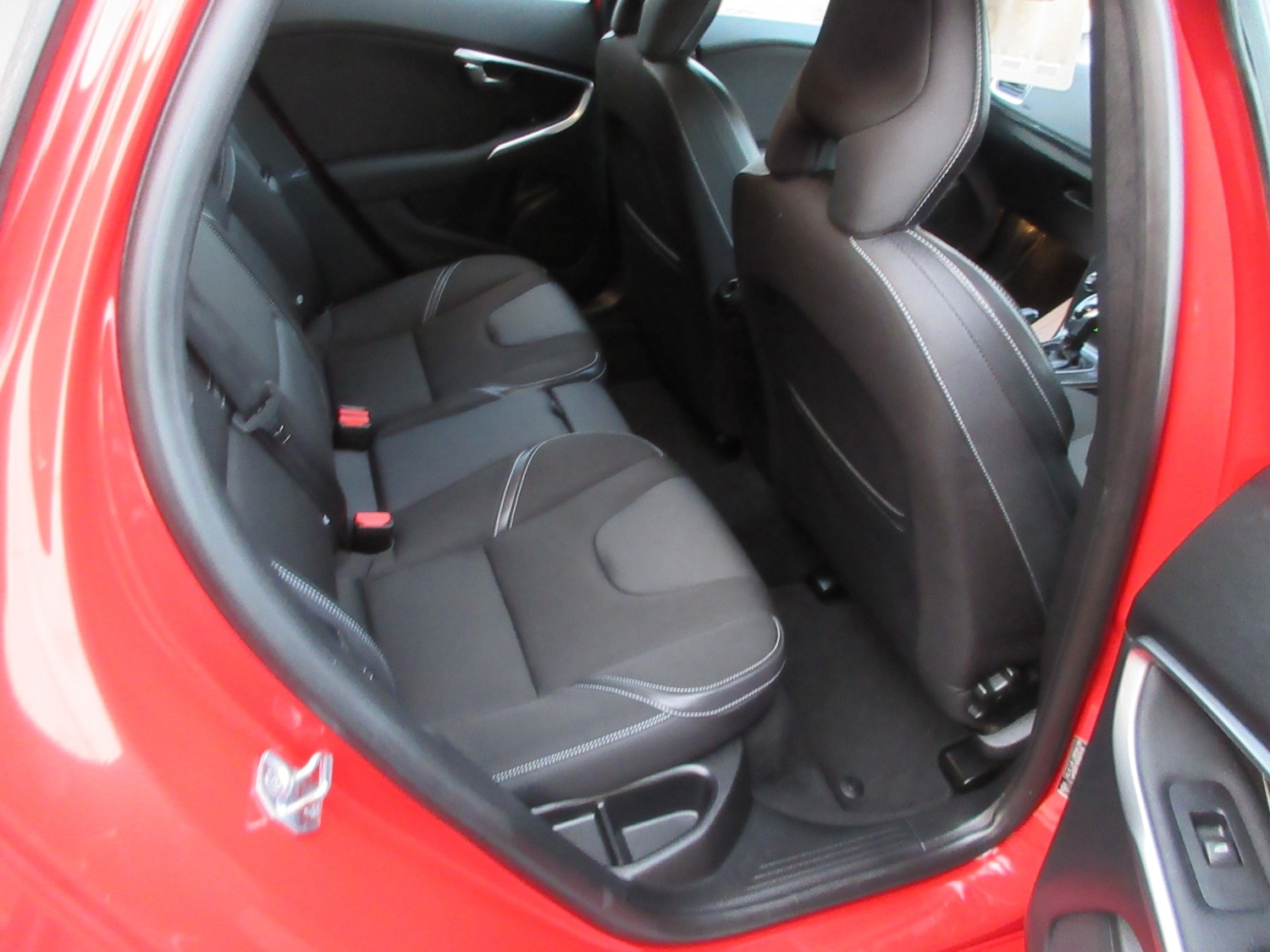 Used Volvo V40 2015 for sale - 76932224: Photo 18