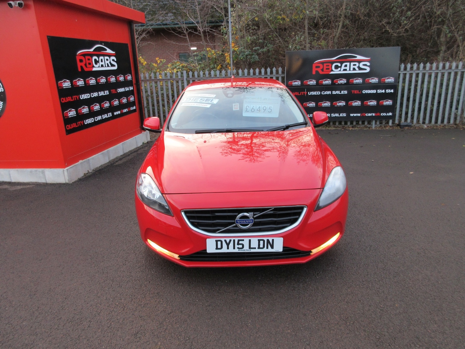 Used Volvo V40 2015 for sale - 76932224: Photo 2