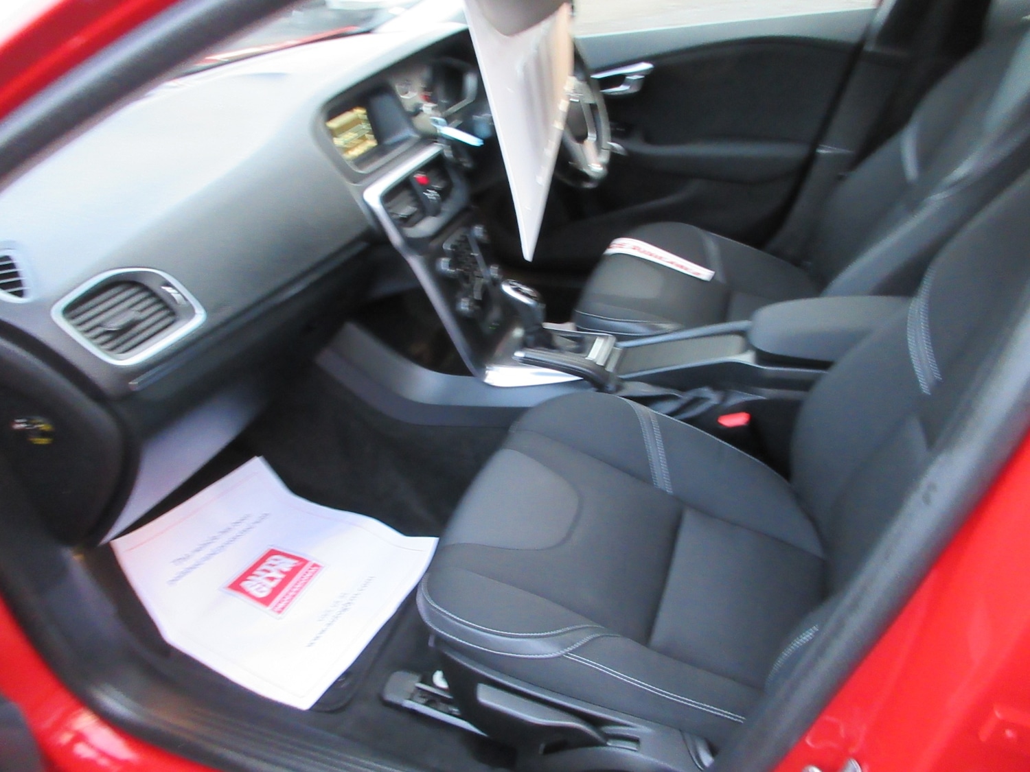 Used Volvo V40 2015 for sale - 76932224: Photo 21