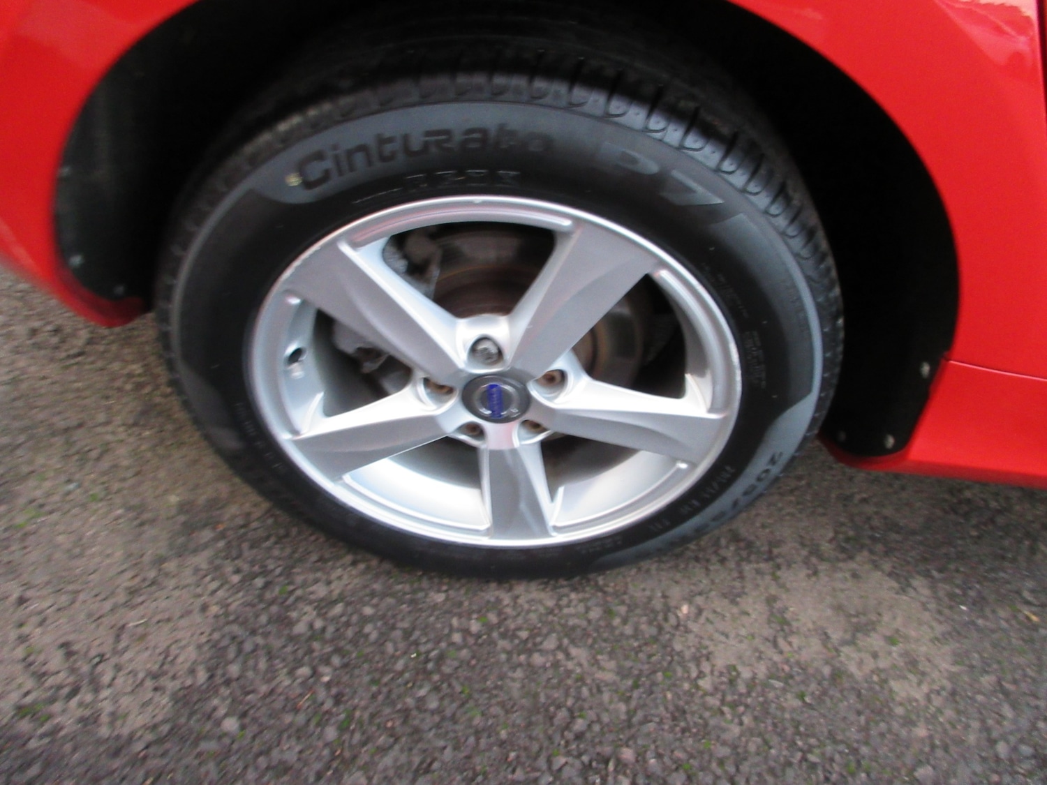 Used Volvo V40 2015 for sale - 76932224: Photo 24