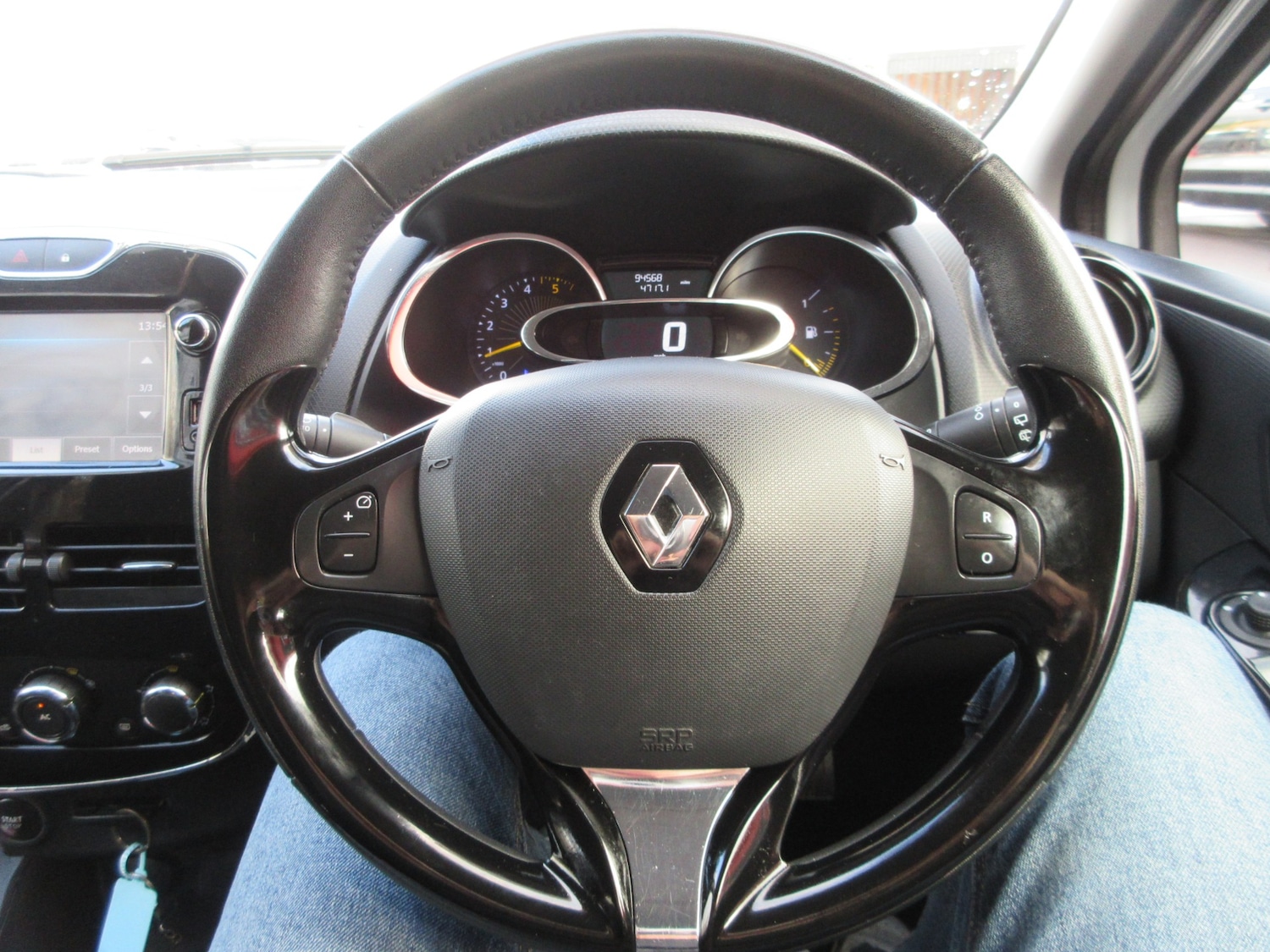 Used Renault Clio 2014 for sale - 76777449: Photo 10
