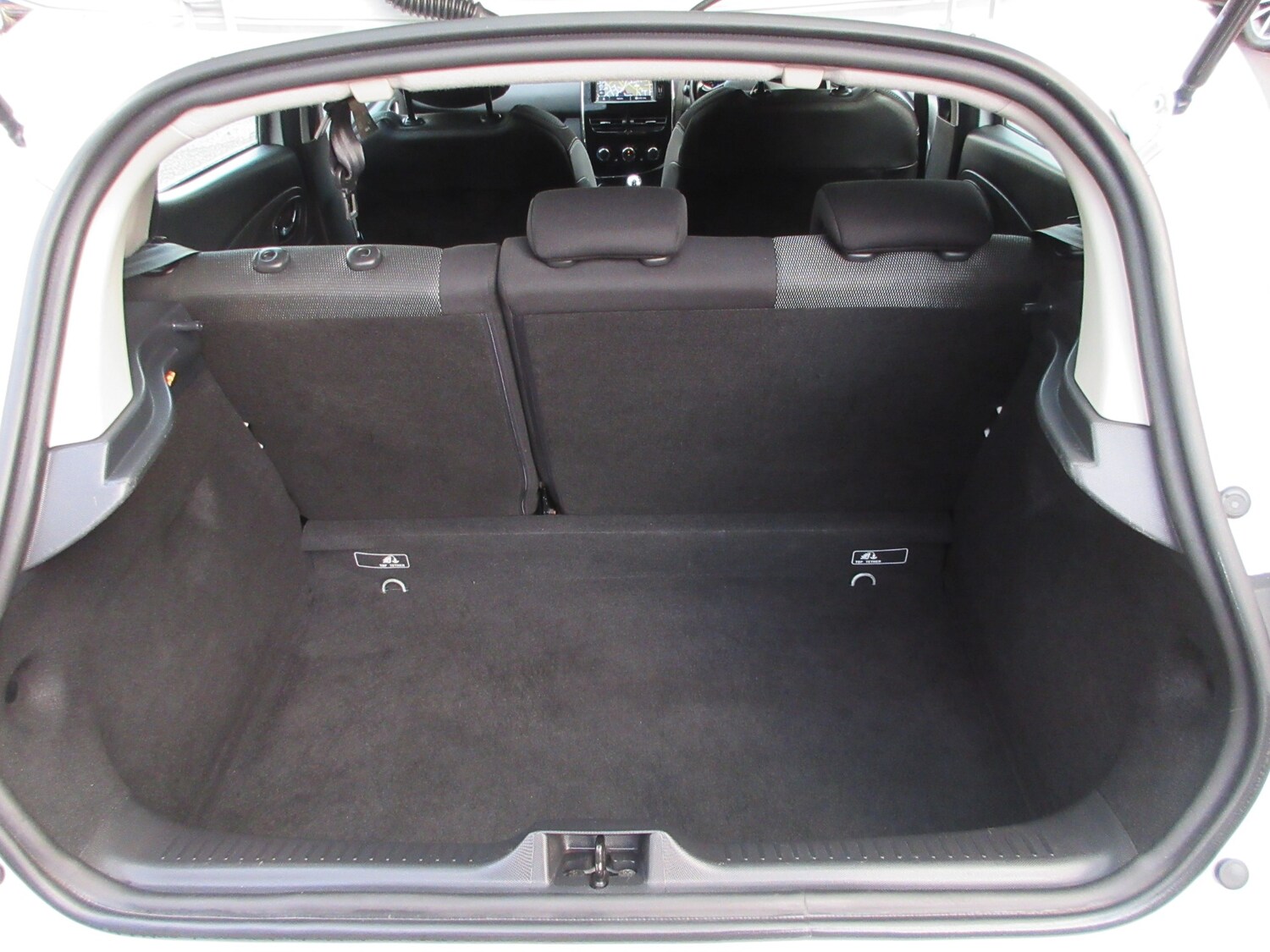 Used Renault Clio 2014 for sale - 76777449: Photo 24