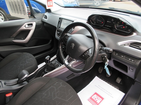 Used Peugeot 2008 2014 for sale - 76288527: Photo 9