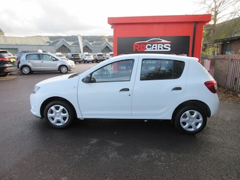 Used Dacia Sandero 2015 for sale - 76404886: Photo